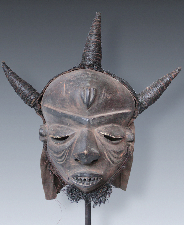 Pumbu Mbuya Maske der Pende occidental Kongo B